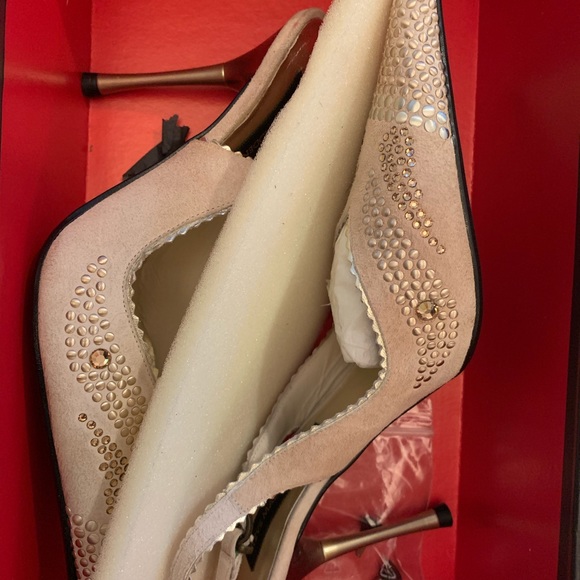 Heels - Picture 3 of 6